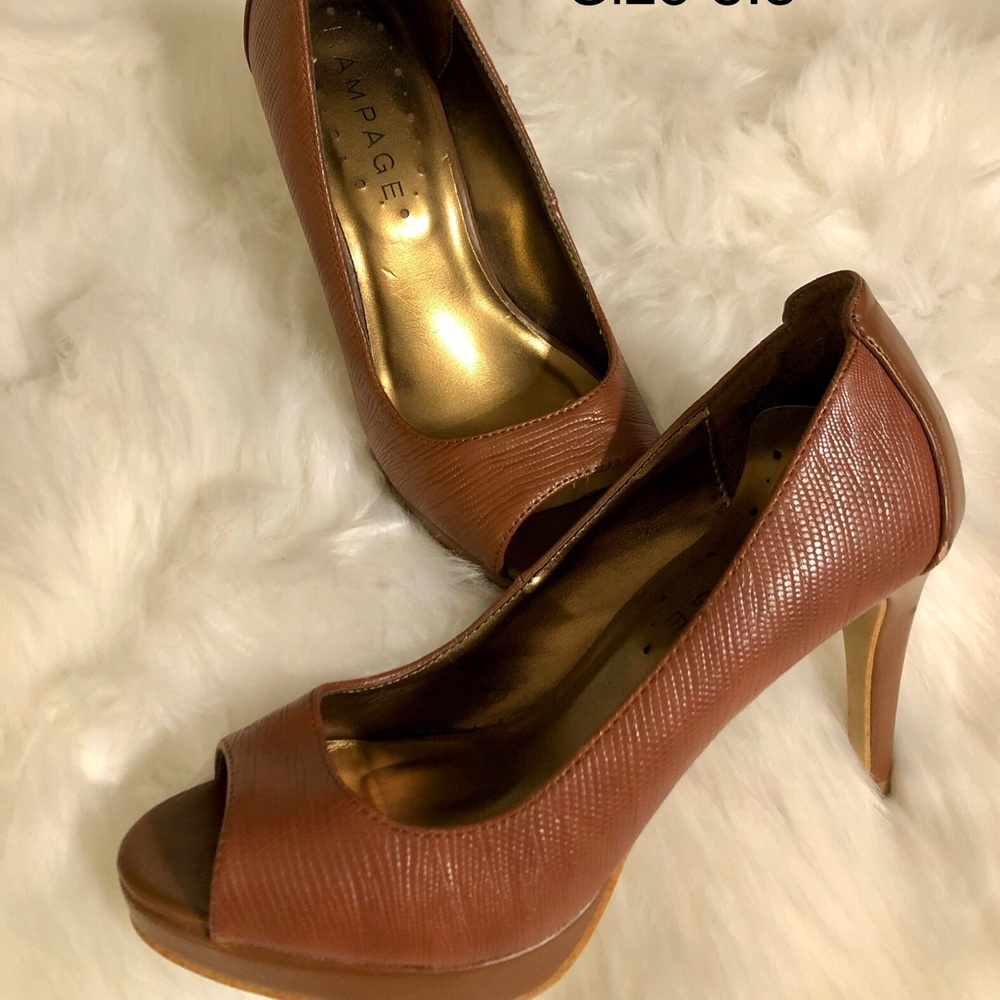 Brown peep toe textured leather pumps